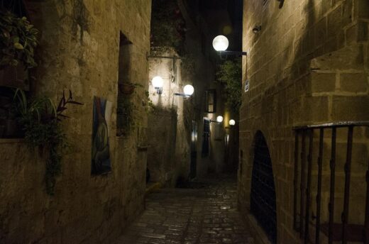 dark alley